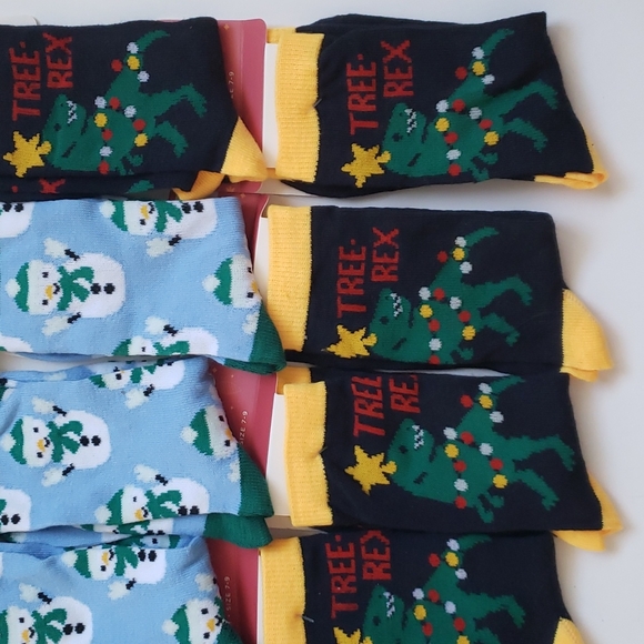 x18 NWT Kids Christmas Socks Childrens Holiday Socks Santa Snowman Dinosaurs - Picture 3 of 12